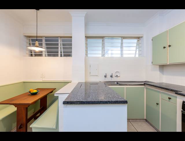 2 BEDROOM APARTMENT TO LET IN MOUILLE POINT